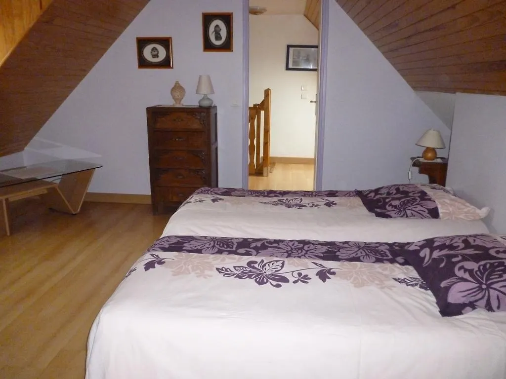 Les Gites De Kerroyal Holiday home Garlan 0*,