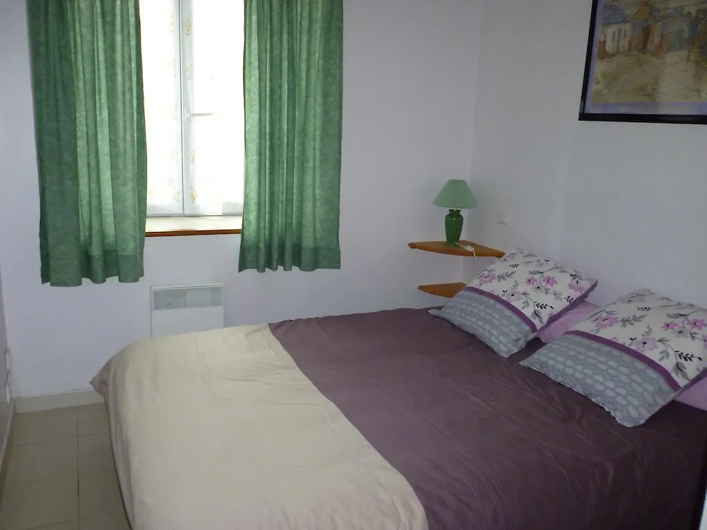Les Gites De Kerroyal Holiday home Garlan